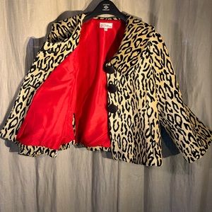 Adorable cropped swing retro leopard print jacket with 3/4 sleeves